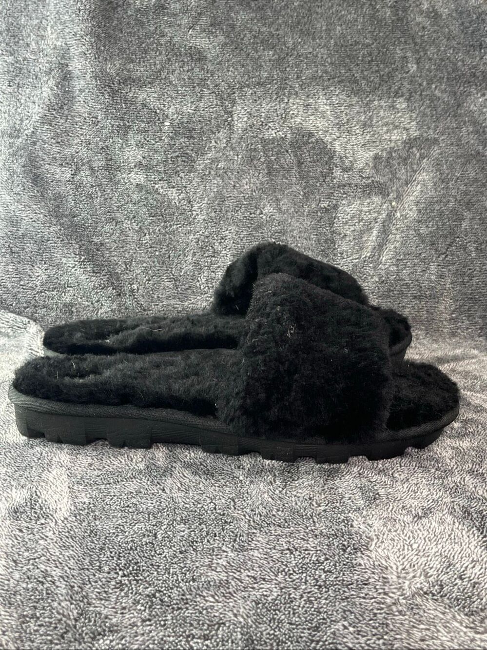 UGG Fluffette Black Cozy Wool Shearling Open Toe Slippers Women Size 10⁠ - Picture 4 of 8